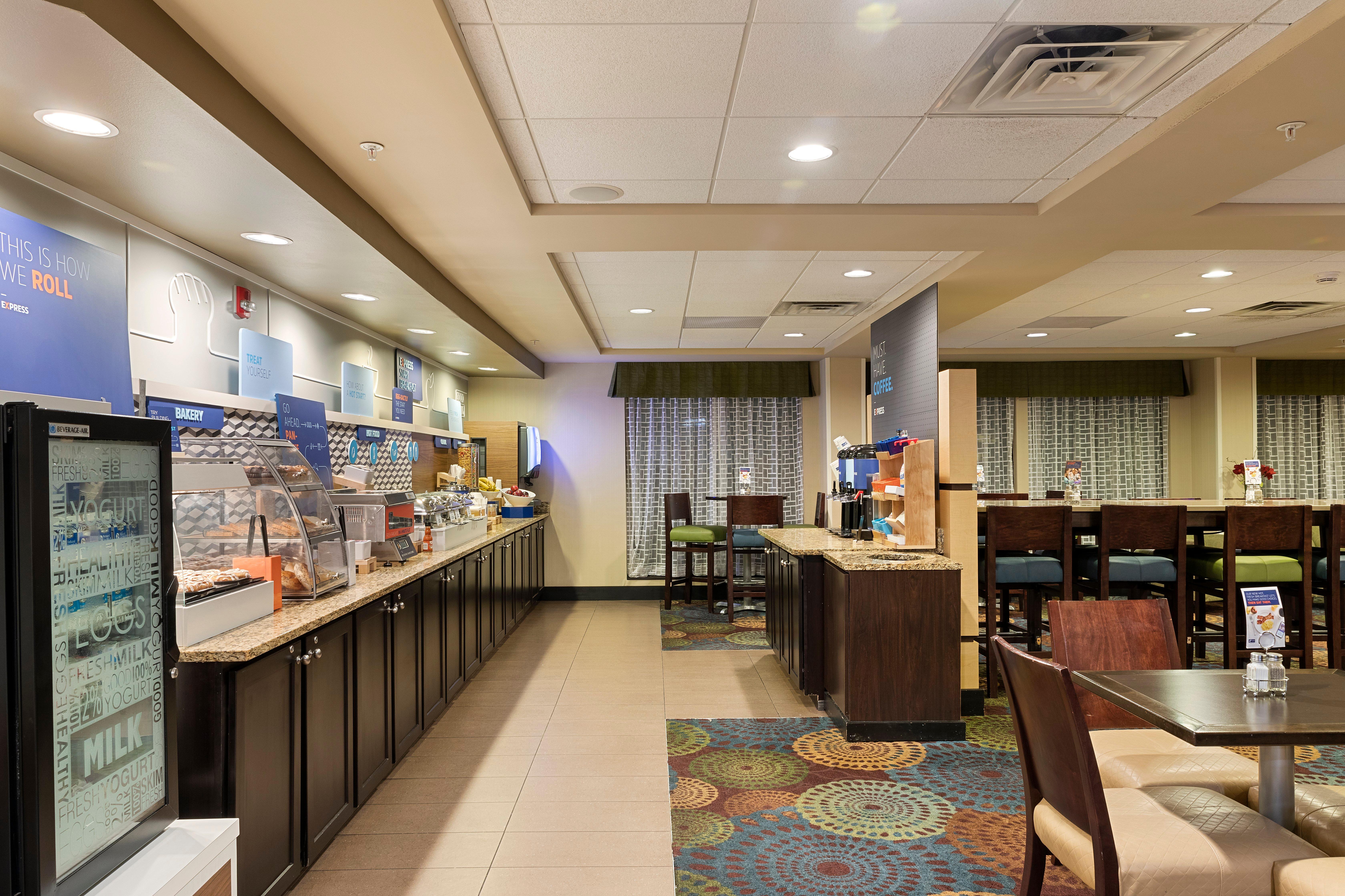 Holiday Inn Express Bloomington West By Ihg Buitenkant foto