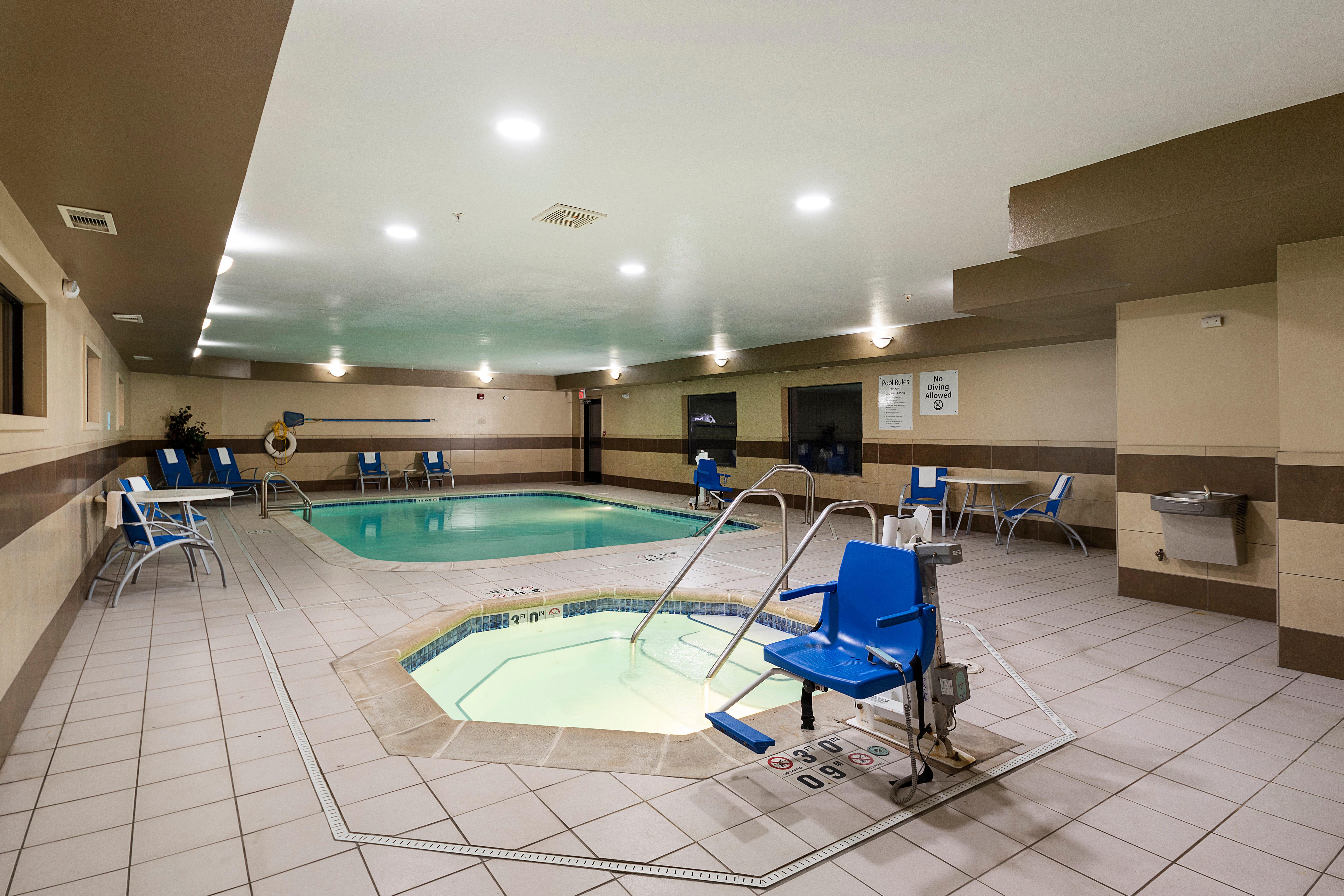 Holiday Inn Express Bloomington West By Ihg Buitenkant foto