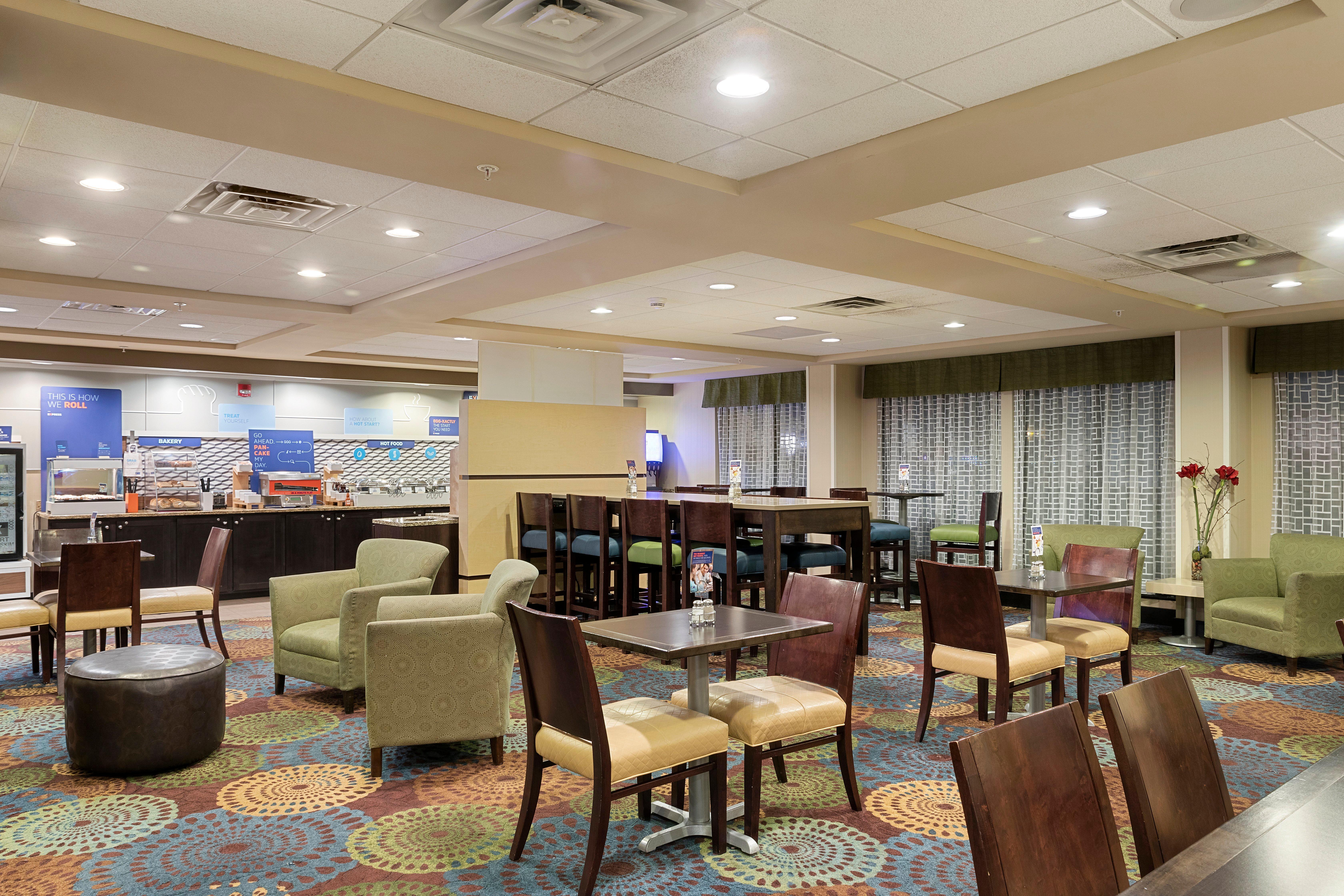 Holiday Inn Express Bloomington West By Ihg Buitenkant foto